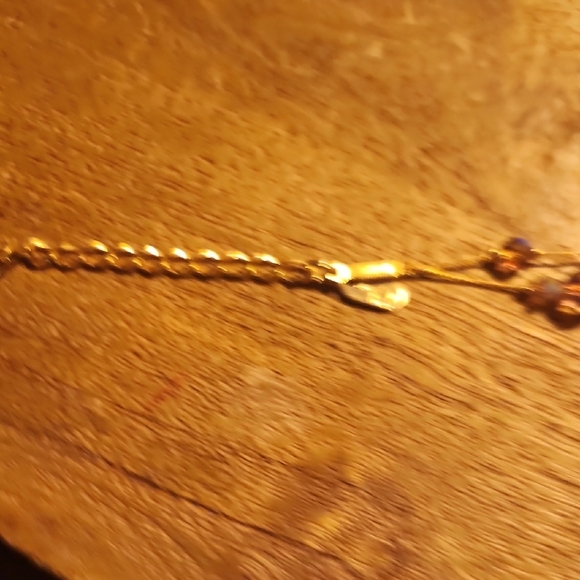 Gold Minimalist Necklace with Elegant Design - Picture 5 of 8